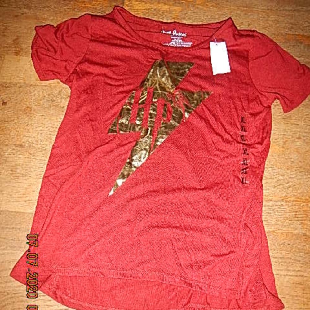 NWT Harry Potter red lightning bolt T-shirt